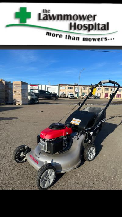 HONDA LAWNMOWER W/BAG & EXTRA BLADE